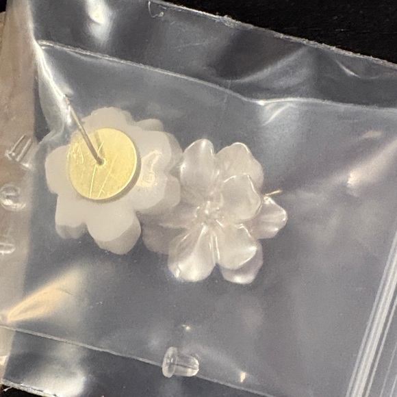 Red Gemstone Necklace and Silver Accessories Set - Picture 5 of 5